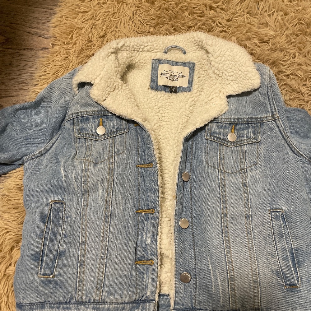 Sherpa light blue denim jacket